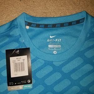 NWT Nike dry fit unisex
